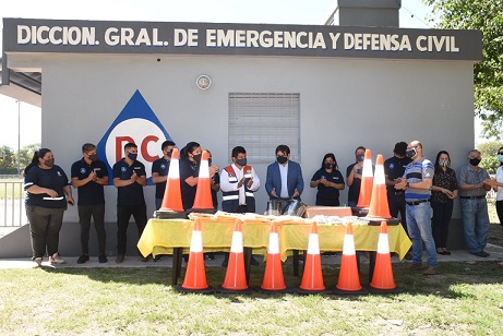 El intendente de la ciudad de resistencia entreg elementos